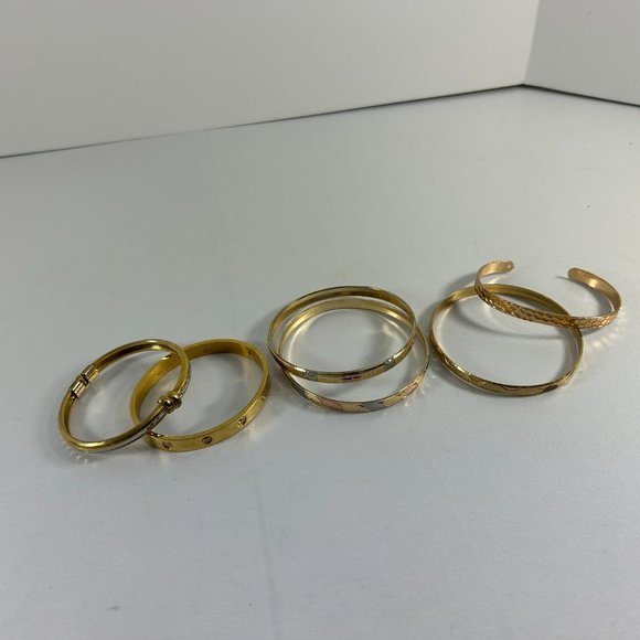 Mixed Lot of 6 Gold Tone Bangle Bracelets Textured Rhinestones Stackable - Picture 1 of 11